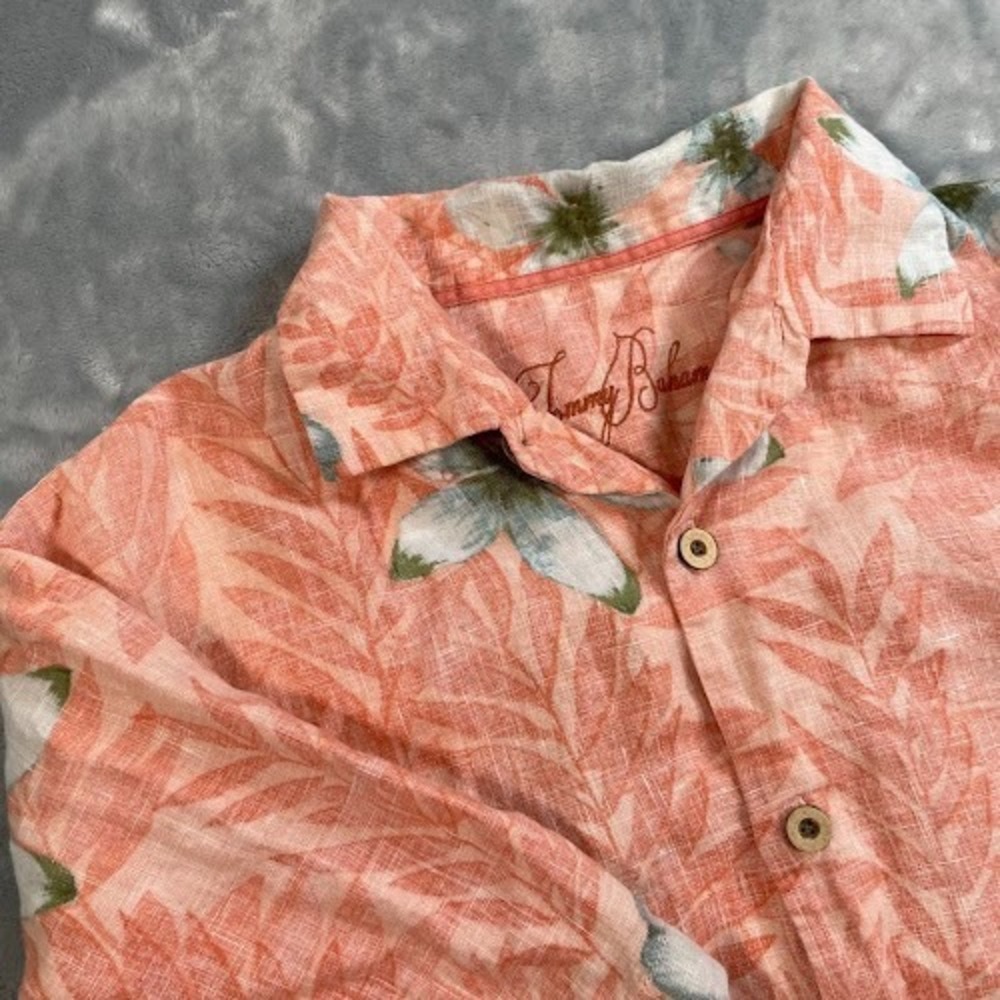Tommy Bahama Hawaiian Shirt Mens Medium Salmon Floral Shirt Vacation